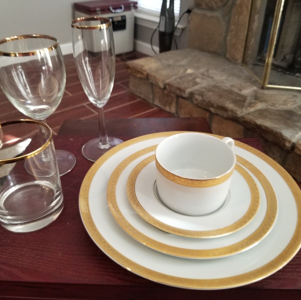Gold Leaf Dinnerware